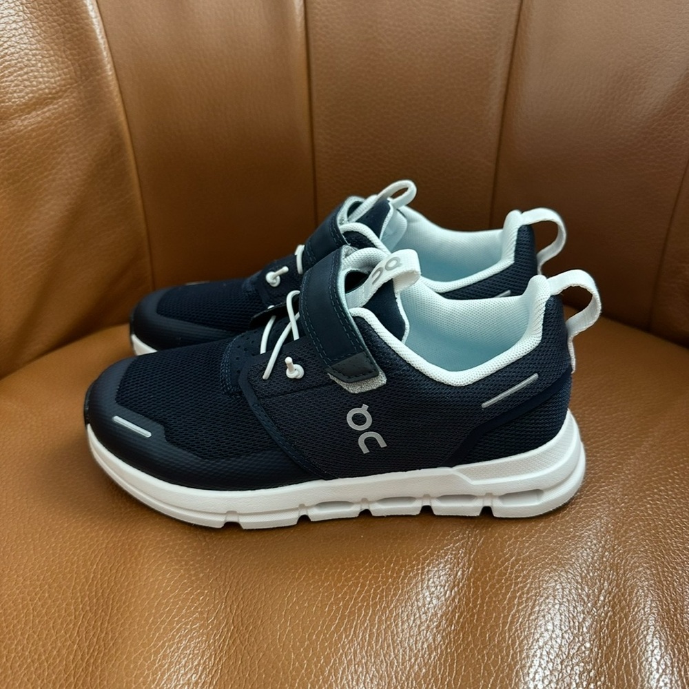 On cloud play shoes